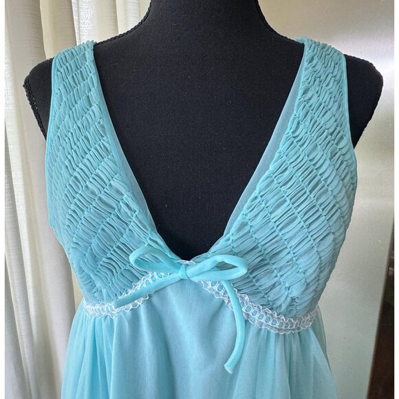 Vintage 60s slip-on negligee, aqua blue, empire waist, smocked bodice sleeveless - Picture 2 of 8